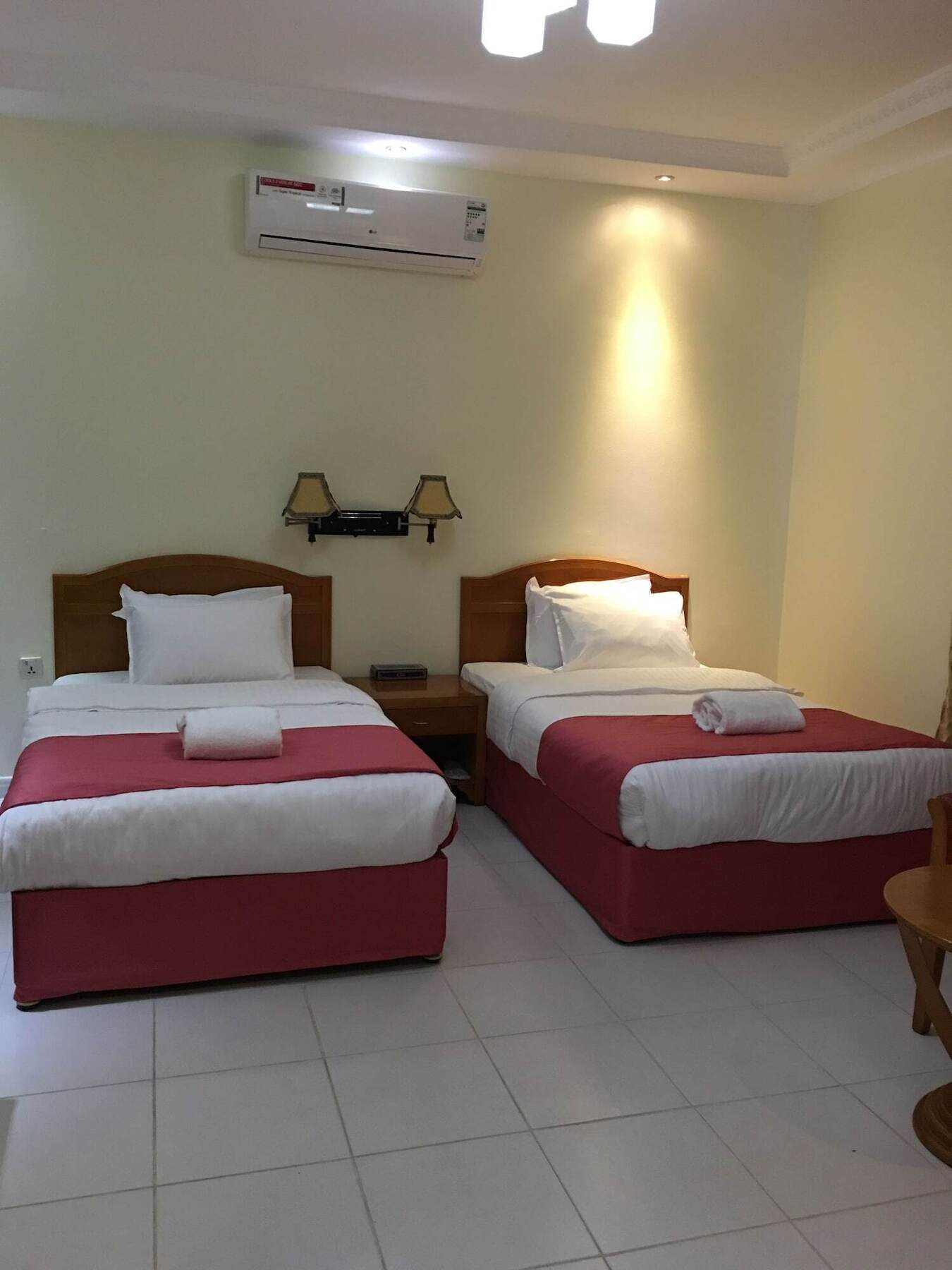 Oyo 366 Waves Hotel Acman Dış mekan fotoğraf
