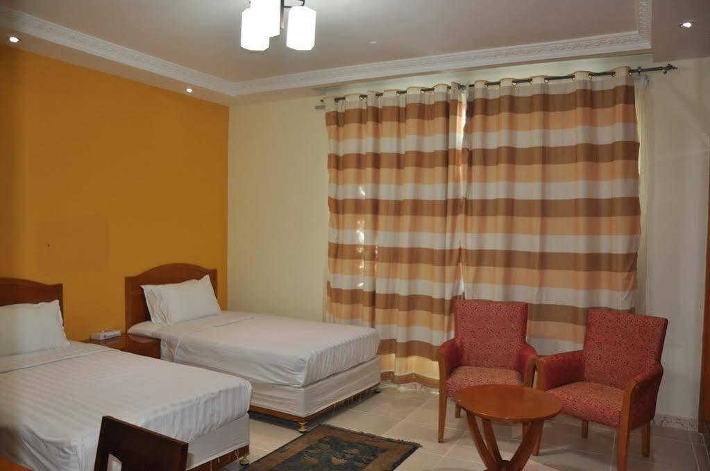 Oyo 366 Waves Hotel Acman Dış mekan fotoğraf