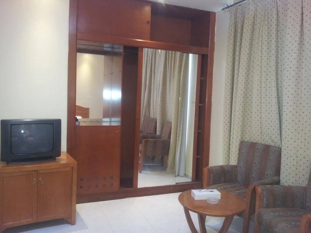 Oyo 366 Waves Hotel Acman Dış mekan fotoğraf